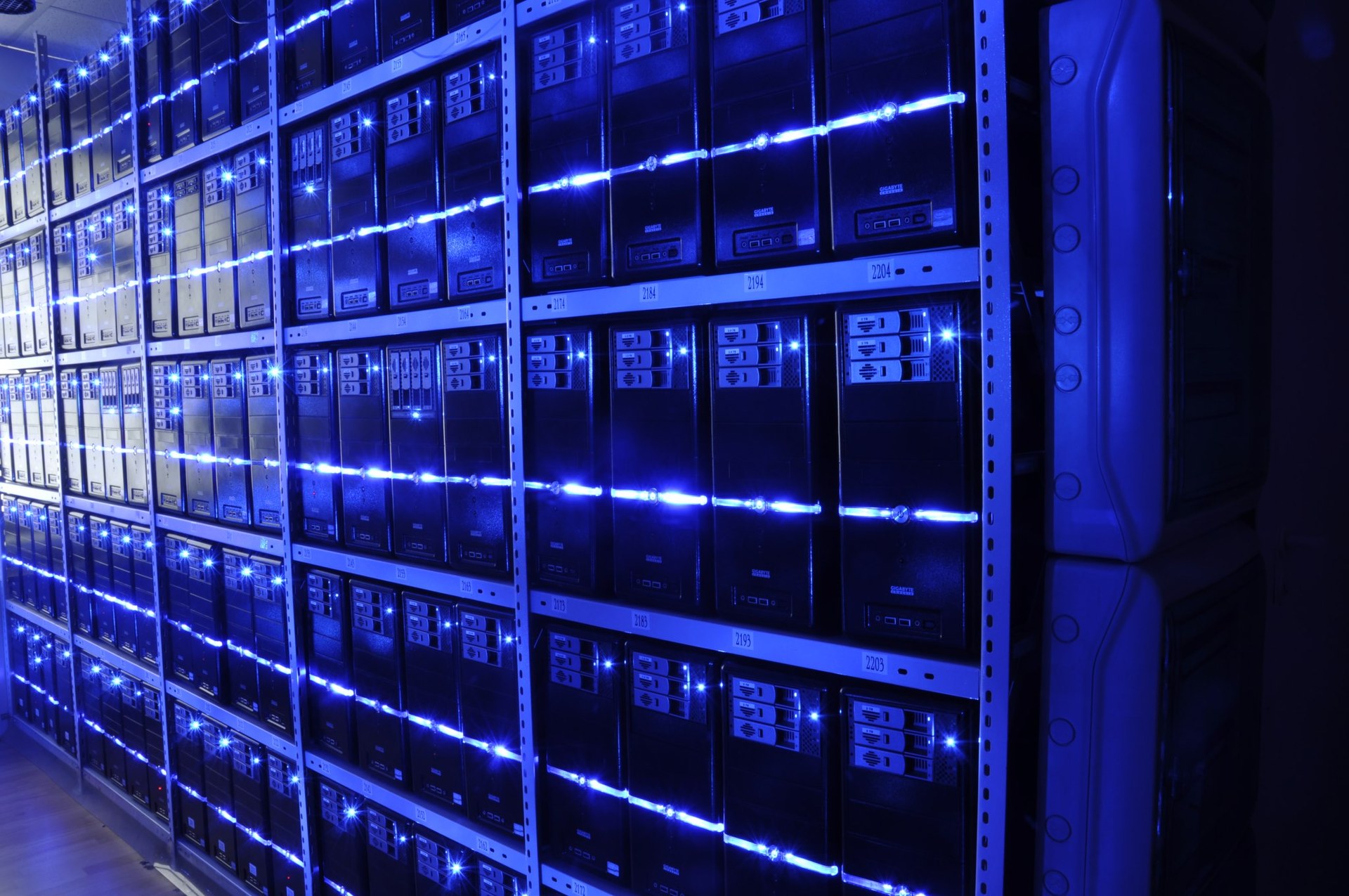 Data center infrastructure supporting ISP, network, and managed ICT services